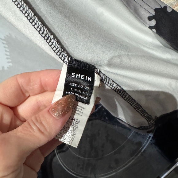 SHEIN Black and Gray Patterned Top - Picture 2 of 2